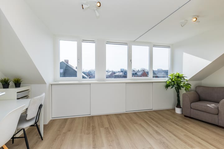 Foto 38 van Cornelis van der Loostraat 18