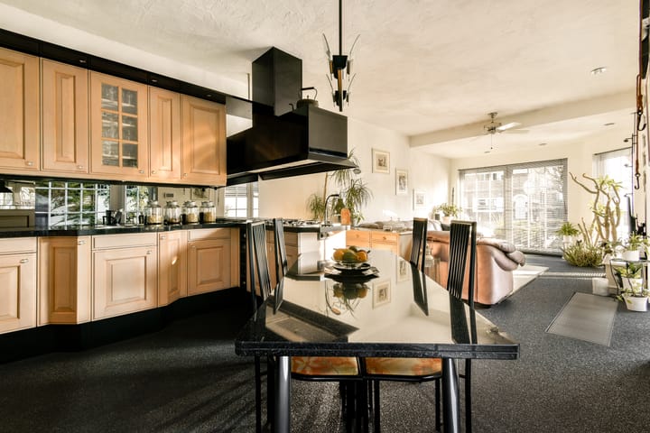 Foto 8 van Brederodestraat 54