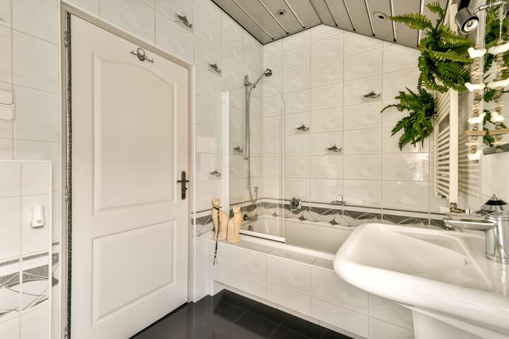 Foto 32 van Brederodestraat 54