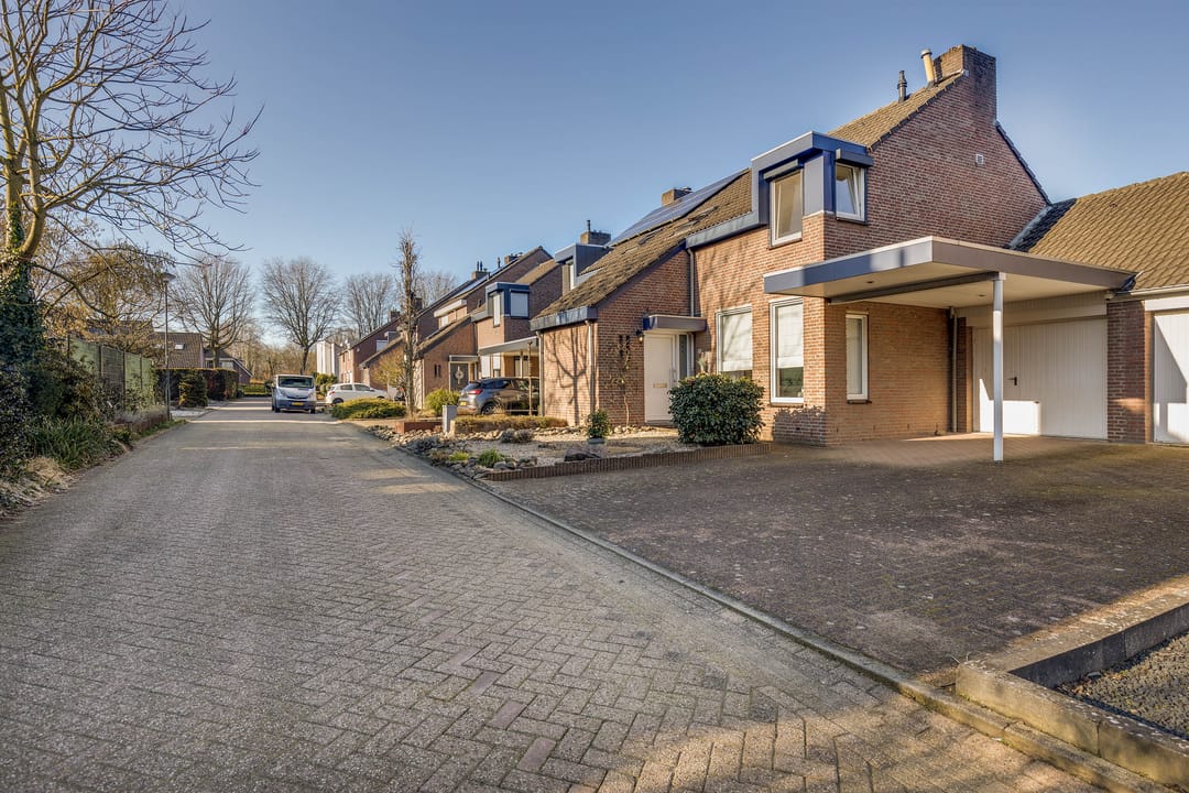 Foto 8 van Lintjeshaag 38