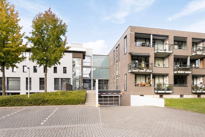 Koopwoningen - huizen te koop in [Funda]