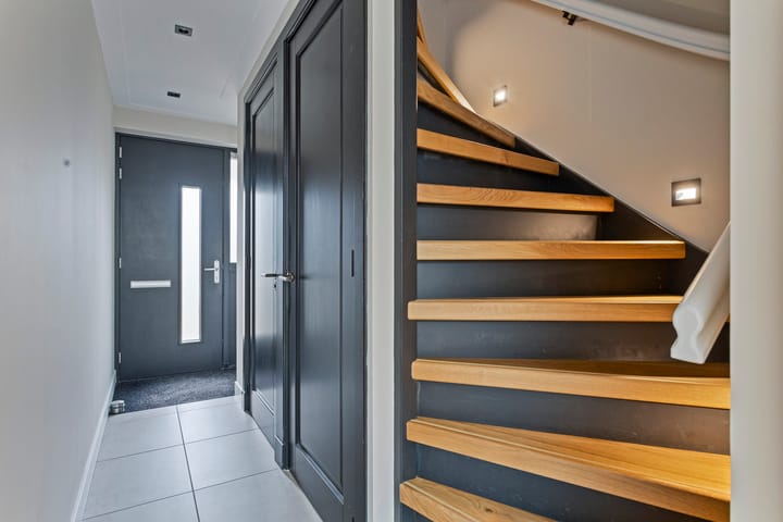 Photo 16 of Van Beyerenstraat 5