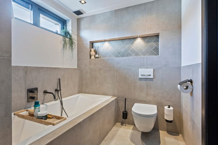 Photo 18 of Van Beyerenstraat 5