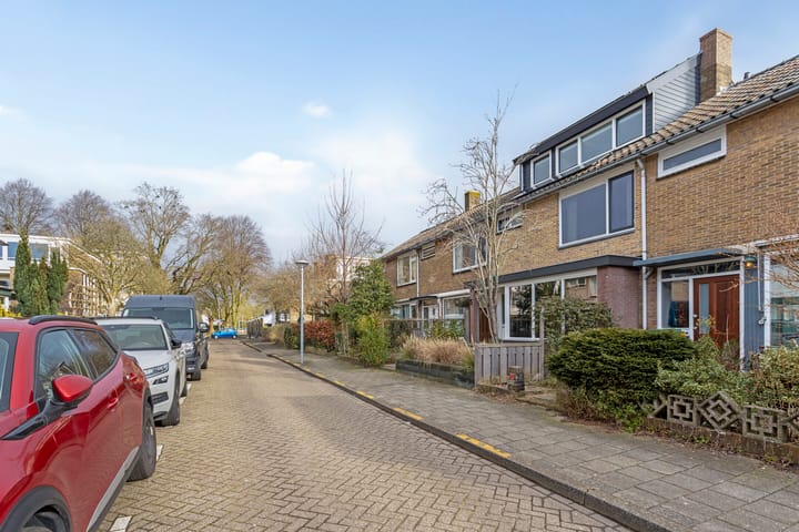Photo 36 of Van Beyerenstraat 5