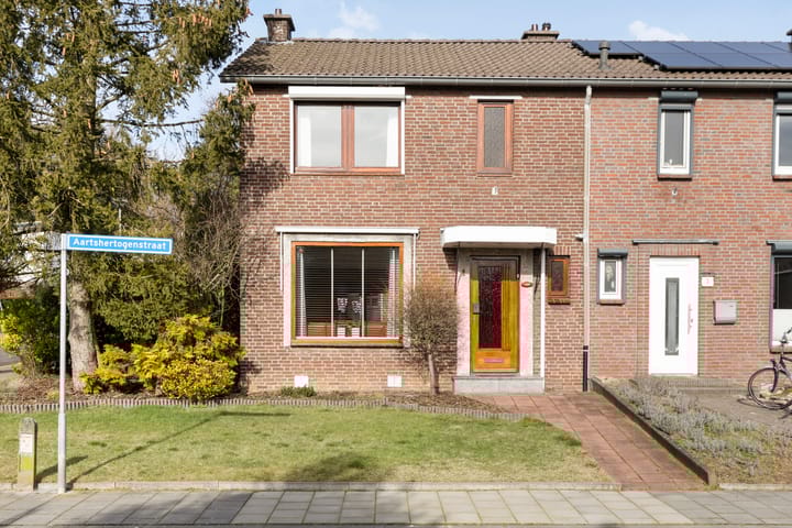 Foto 1 van Aartshertogenstraat 1