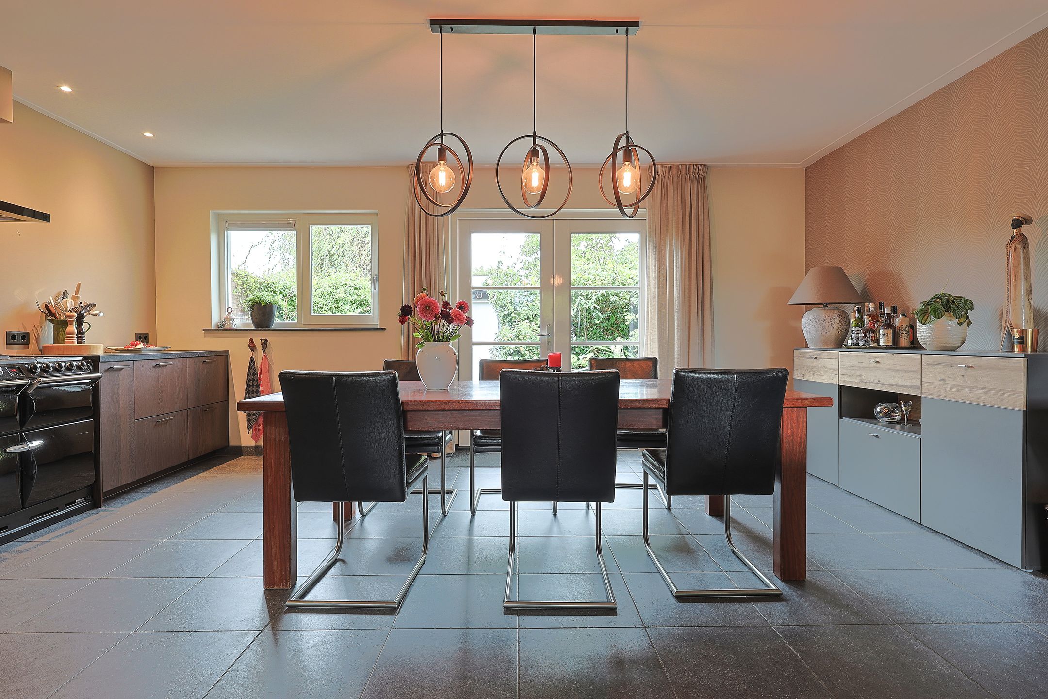 Photo 6 of Droonecampstraat 24