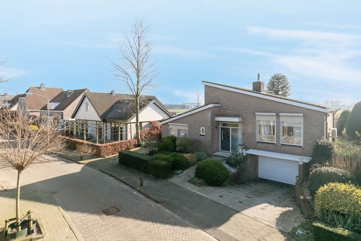 Foto 6 van Esdoornlaan 28