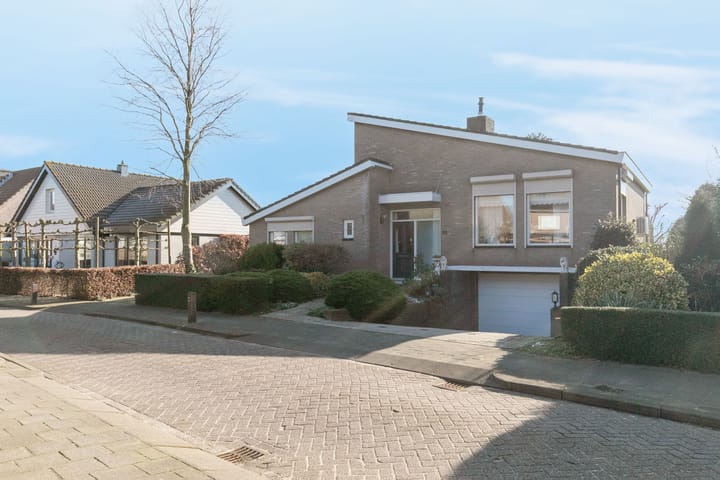 Foto 8 van Esdoornlaan 28