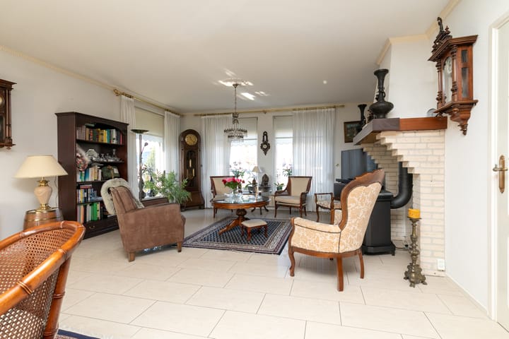 Foto 11 van Esdoornlaan 28