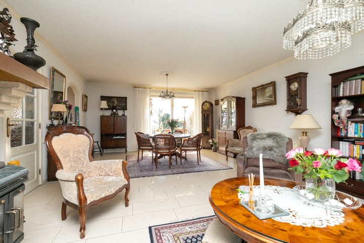 Foto 15 van Esdoornlaan 28