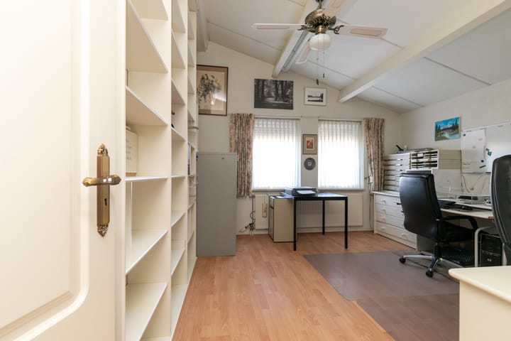 Foto 36 van Esdoornlaan 28