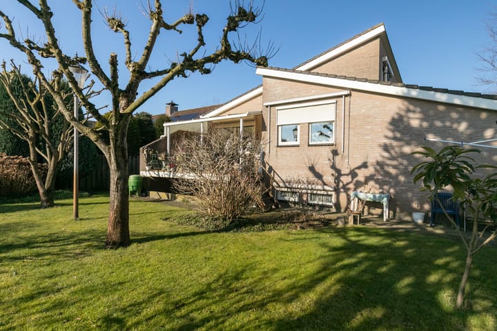 Foto 45 van Esdoornlaan 28