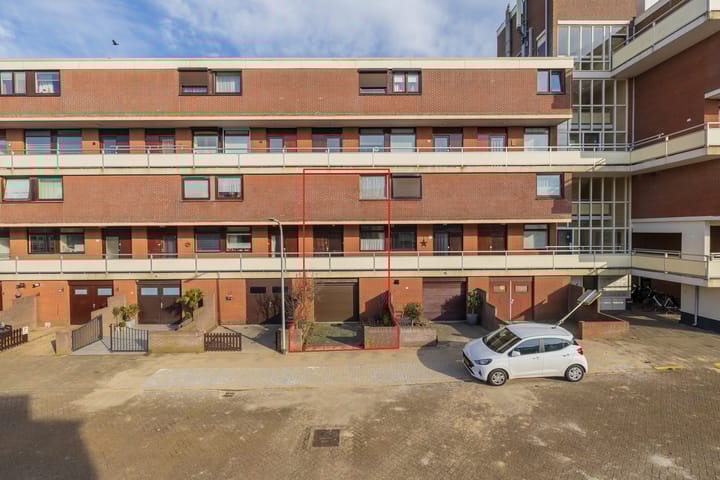 Photo 1 of Willy Sluiterstraat 77