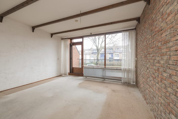 Photo 8 of Willy Sluiterstraat 77