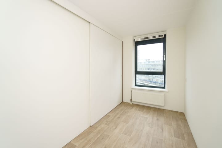 Foto 13 van Zuidplein 672