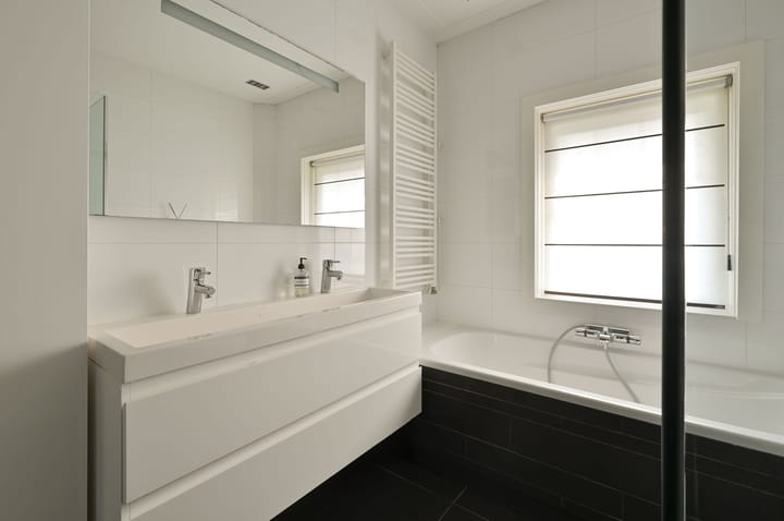 Photo 22 of van der Helstlaan 7