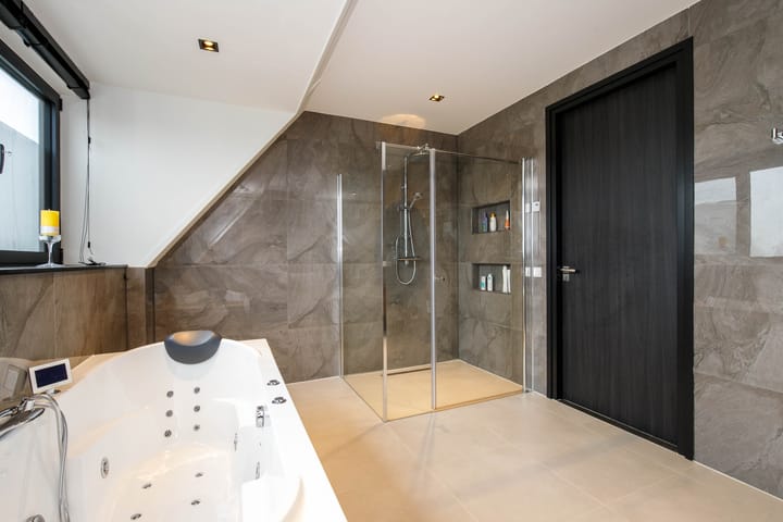 Foto 42 van Achterbroek 26-A