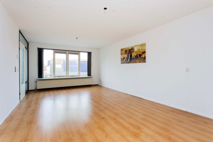 Photo 5 of Suze Groenewegstraat 32