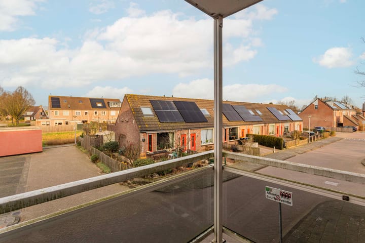 Photo 15 of Suze Groenewegstraat 32