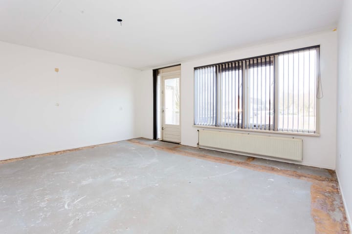 Photo 11 of Suze Groenewegstraat 32