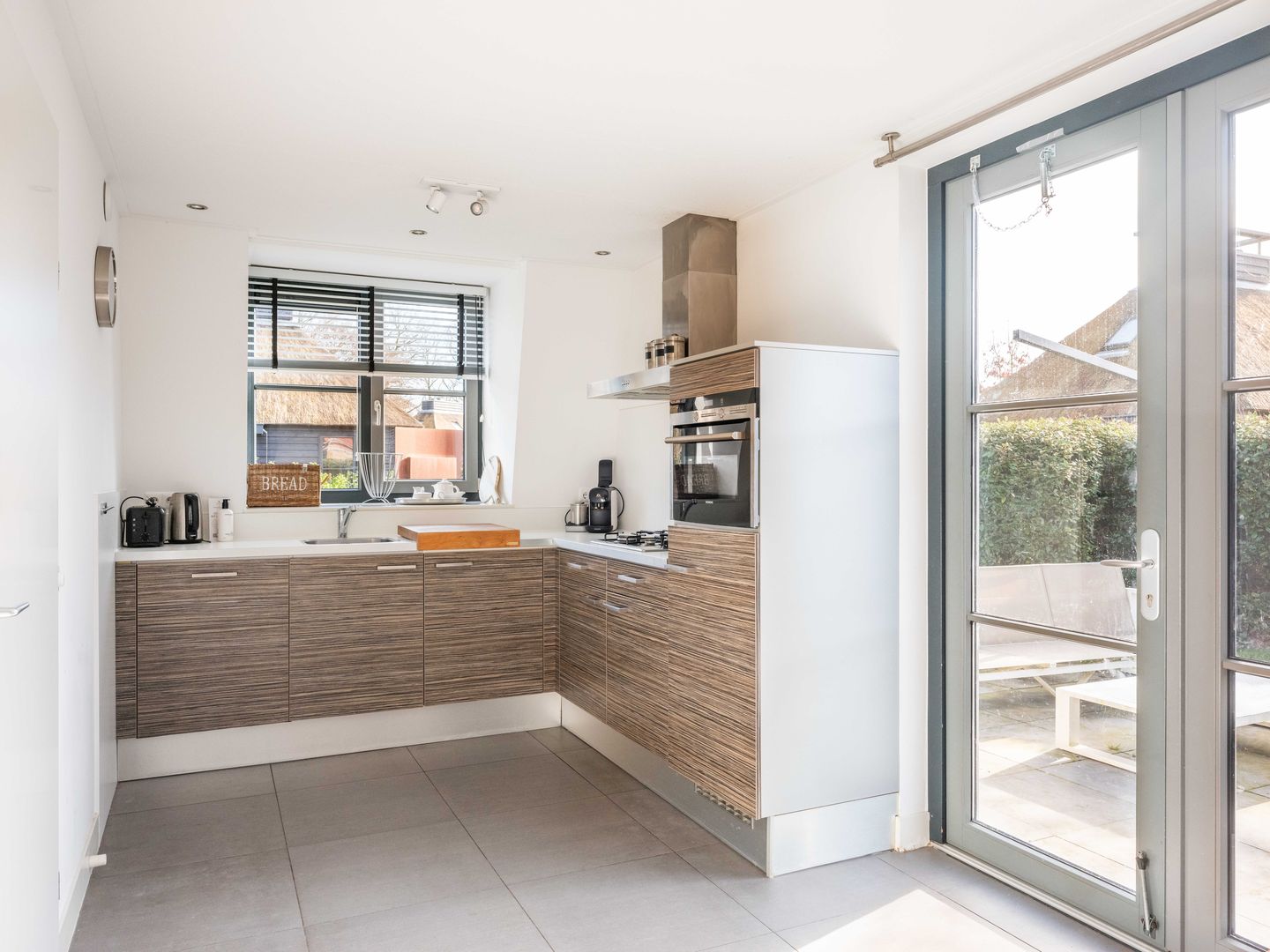 Foto 10 van Burgemeester Peecklaan 8-001