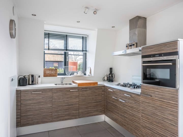 Photo 11 of Burgemeester Peecklaan 8-001