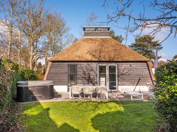 Photo 30 of Burgemeester Peecklaan 8-001