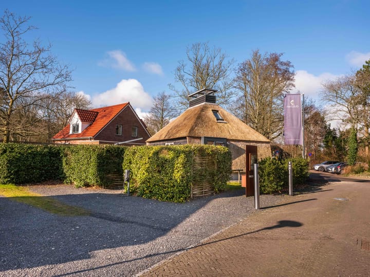 Photo 33 of Burgemeester Peecklaan 8-001