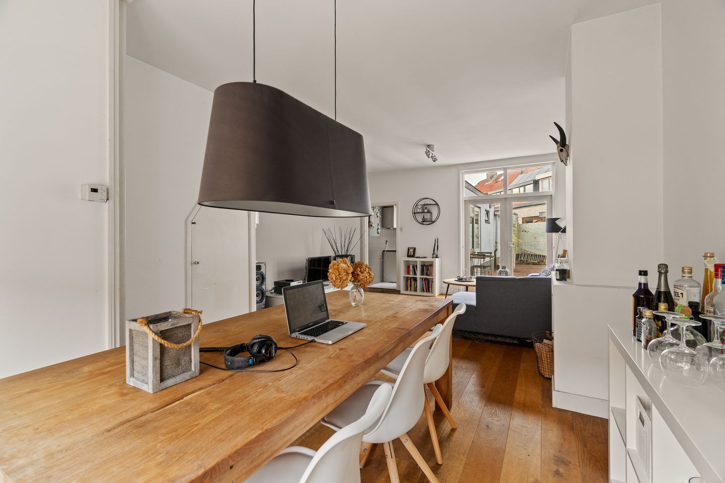 Foto 10 van IJmuiderstraat 43