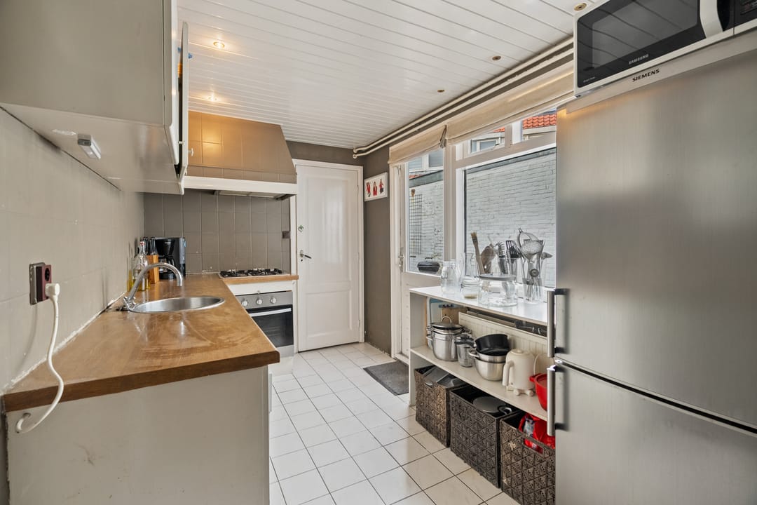 Foto 13 van IJmuiderstraat 43