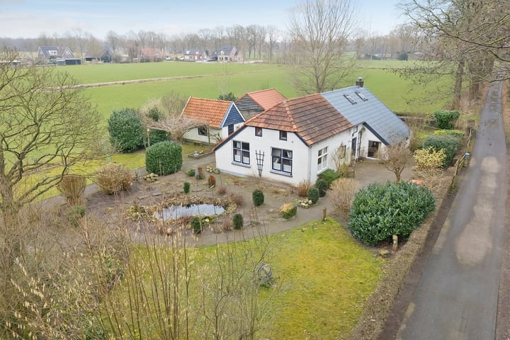 Foto 1 van De Weidenweg 10