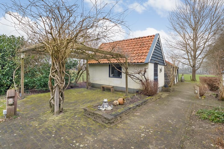 Foto 35 van De Weidenweg 10