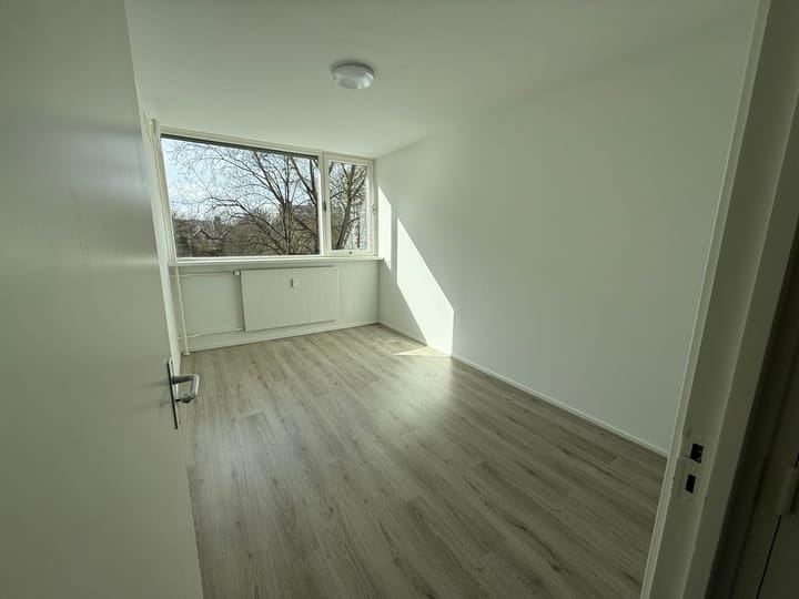 Foto 18 van Roland Holstlaan 1061