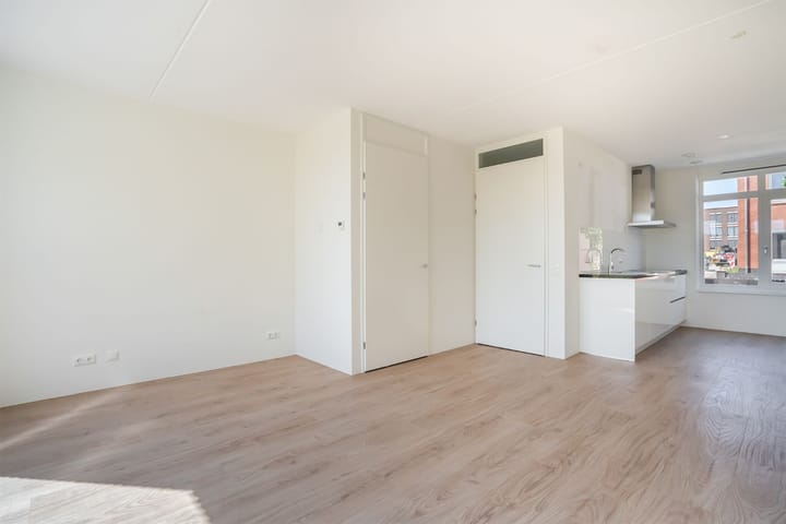 Photo 4 of Laan van KVL 101