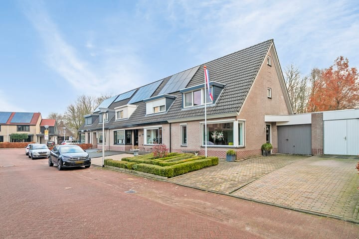 Foto 10 van Dissel 27