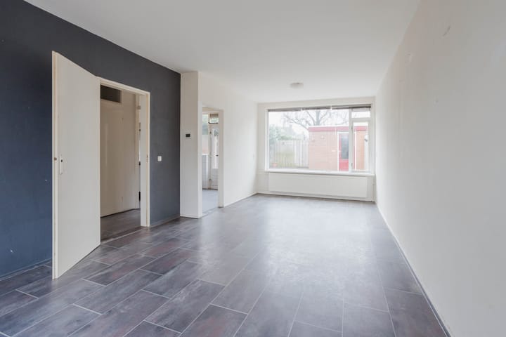 Foto 5 van Burg van Leentstraat 60