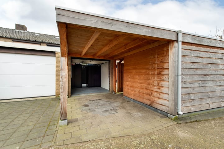 Photo 36 of Seringenstraat 23