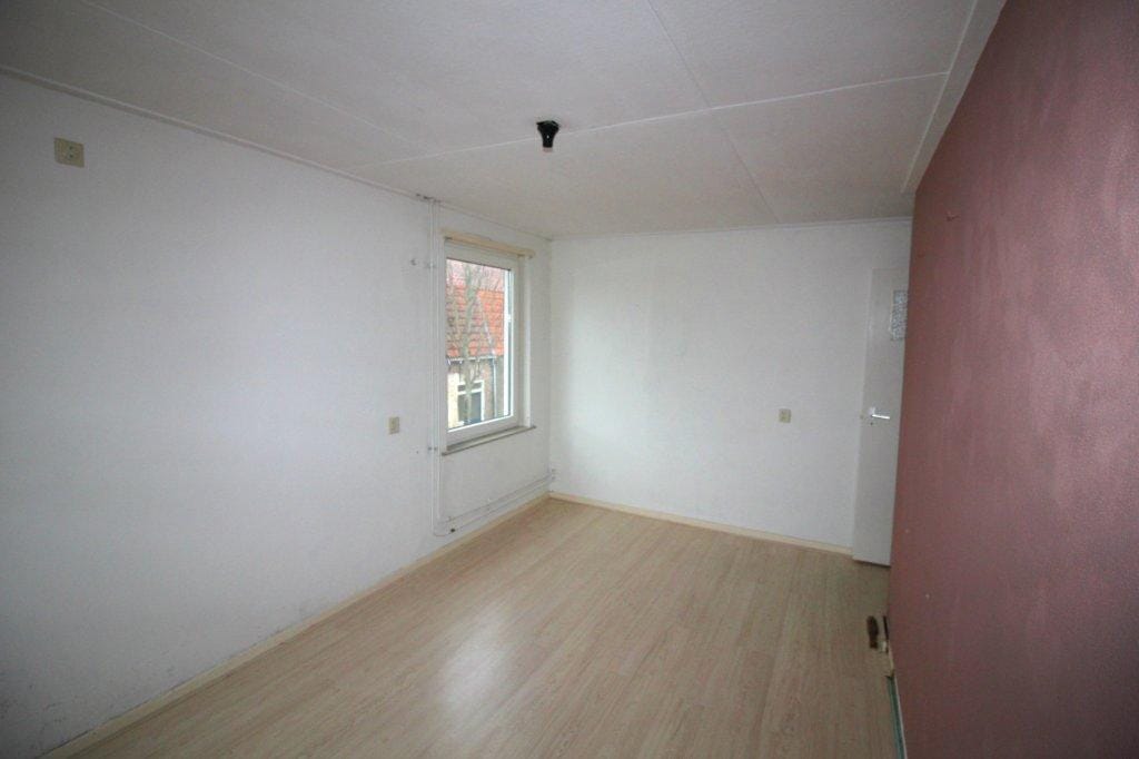 Photo 15 of van Swinderenstraat 22-A