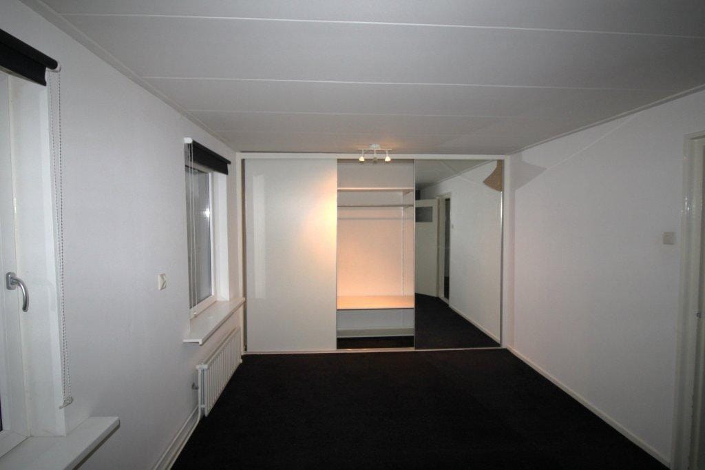 Photo 12 of van Swinderenstraat 22-A