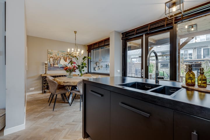 Foto 2 van Van der Helmlaan 6