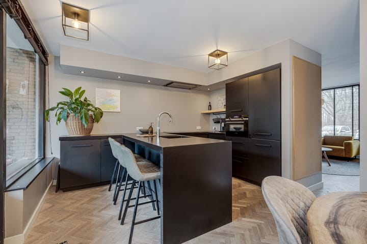 Foto 12 van Van der Helmlaan 6