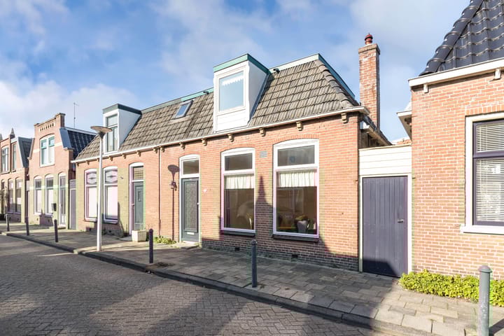 Foto 1 van Dr Jelle Bangastraat 28