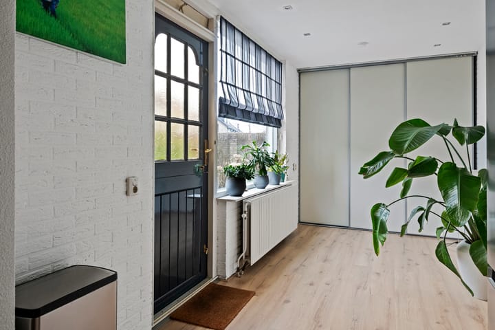 Photo 18 of Klaproosstraat 8