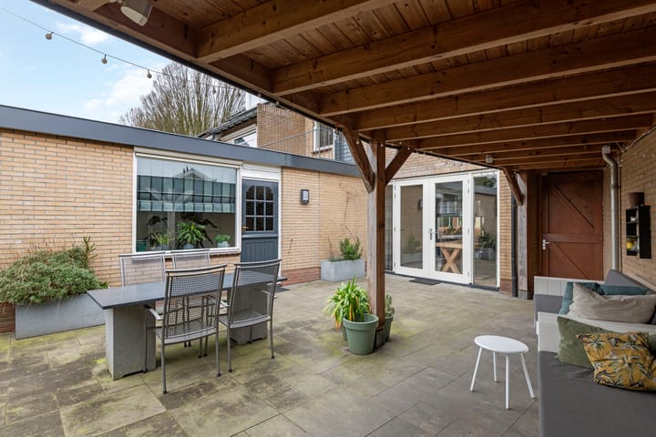 Photo 20 of Klaproosstraat 8