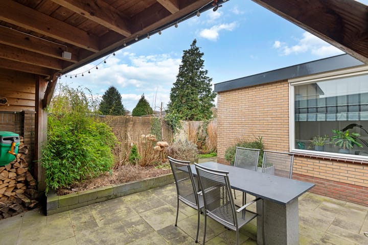 Photo 21 of Klaproosstraat 8