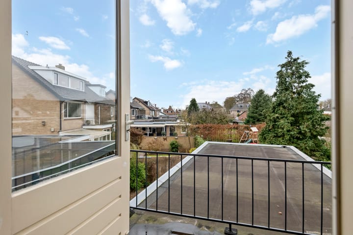 Photo 32 of Klaproosstraat 8