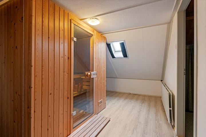 Photo 37 of Klaproosstraat 8