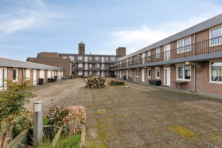 Photo 12 of Patronaat 12