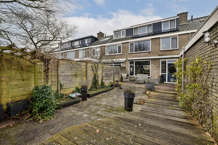 Foto 30 van Jakob van Necklaan 7