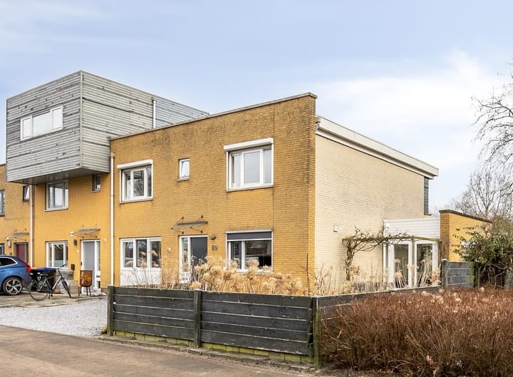 Foto 1 van Smaragd 69